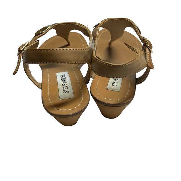 Steve Madden Gold Thong Sandals Size 6.5 1" Heel Good Condition Beachy Resort - Picture 4 of 7